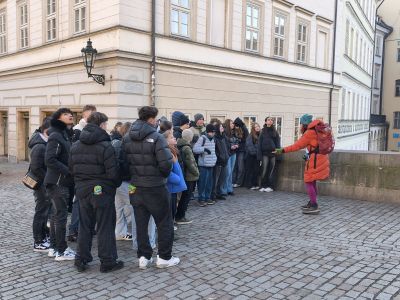 08b_praha_hrave-statue